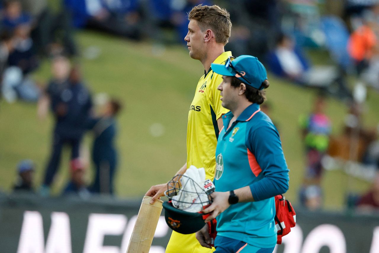 Cameron Green walks off with the physio, South Africa vs Australia, 1st ODI, Bloemfontein, September 7, 2023