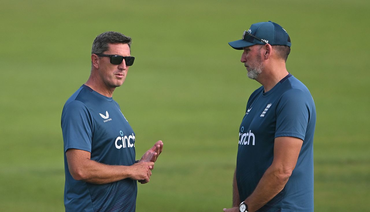 England head coach Jon Lewis talks with bowling coach Matt Mason, Chester-le-Street, September 8, 2023