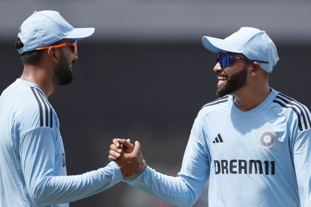 Welcome back! Mohammed Siraj greets the returning KL Rahul, Pakistan vs India, Asia Cup Super Four, Colombo, September 10, 2023