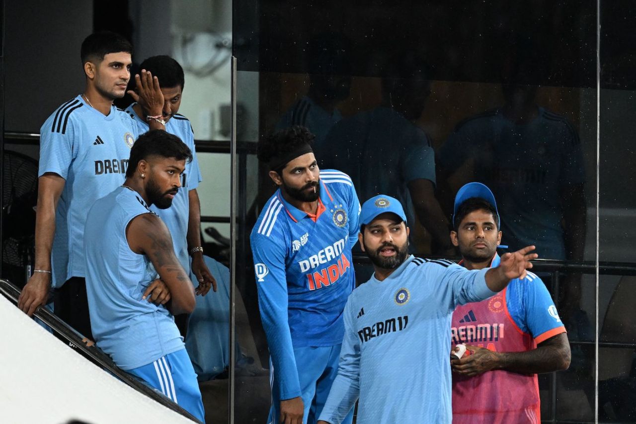 The Indian players wonder if there will be any more play or not, Pakistan vs India, Asia Cup Super Four, Colombo, September 10, 2023