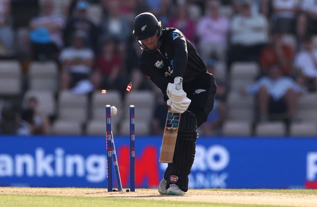 Finn Allen was bowled second-ball for a duck by David Willey, England vs New Zealand, 2nd ODI, Ageas Bowl, September 10, 2023