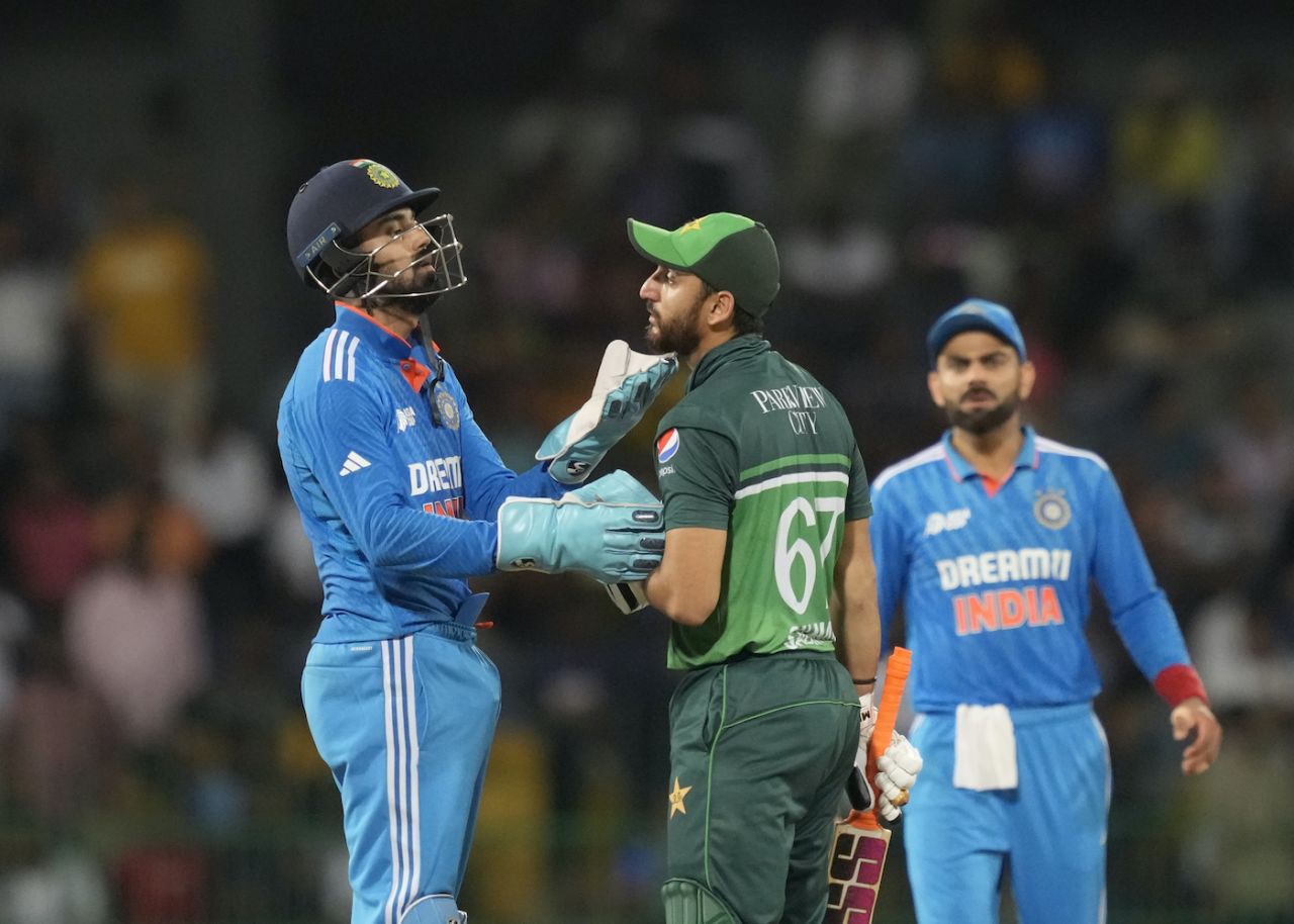 KL Rahul checks up on Agha Salman, who top edged a sweep into his face, Pakistan vs India, Asia Cup Super Four, Colombo, September 11, 2023