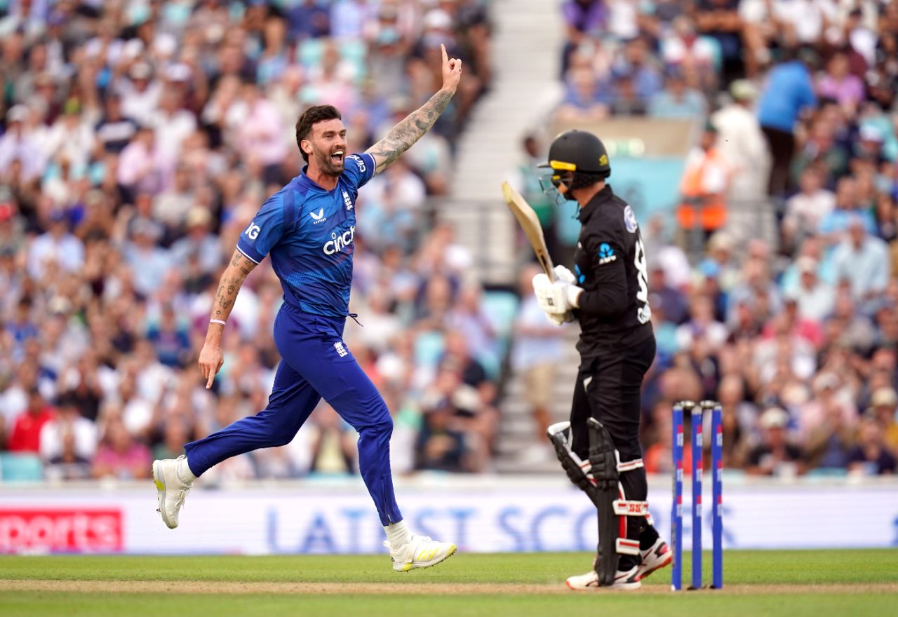 Reece Topley trapped Devon Conway lbw, England vs New Zealand, 3rd ODI, The Oval, September 13, 2023