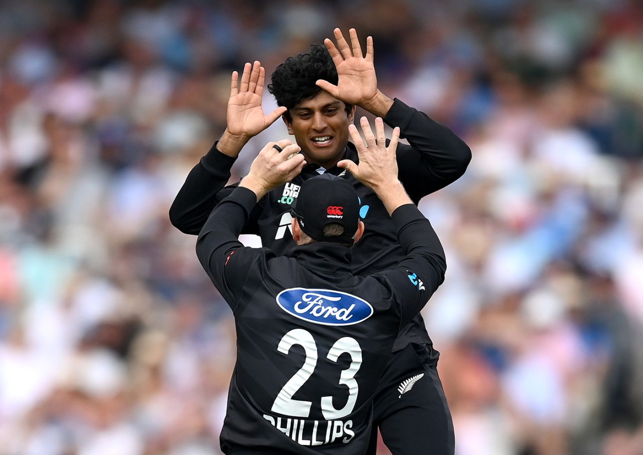 Rachin Ravindra pegged back England in the middle overs, England vs New Zealand, 4th ODI, Lord's, September 15, 2023