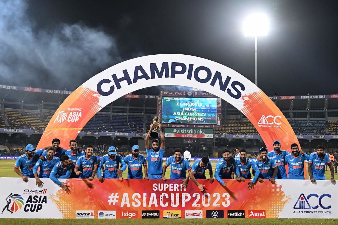 Mohammed Siraj, the star of India's win in the Asia Cup final, holds the trophy aloft, India vs Sri Lanka, Asia Cup final, Colombo, September 17, 2023