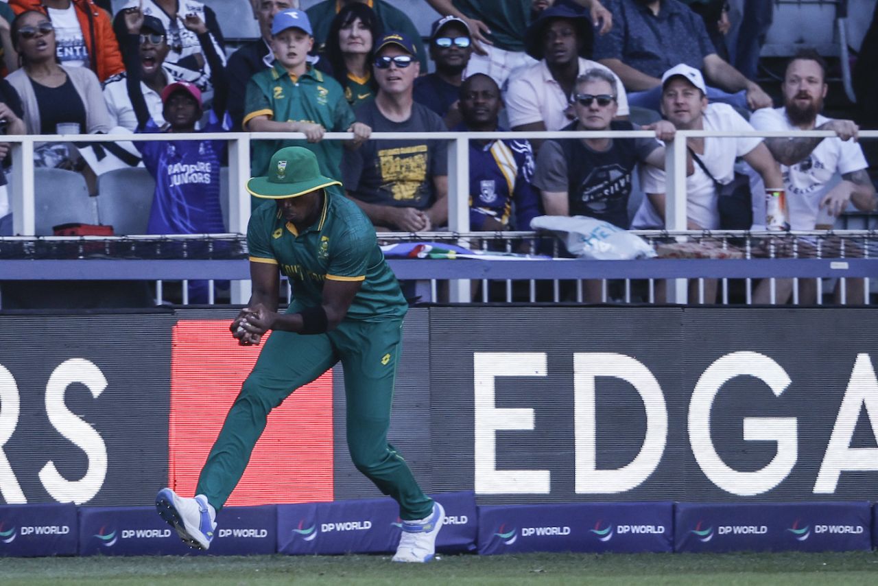 Lungi Ngidi took a boundary catch to dismiss the opposition captain, South Africa vs Australia, 5th ODI, Johannesburg, September 17, 2023