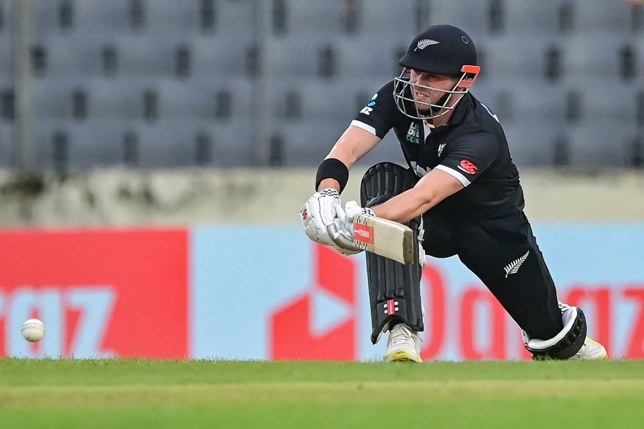 Henry Nicholls gets ready to sweep, Bangladesh vs New Zealand, 1st ODI, Mirpur, September 21, 2023