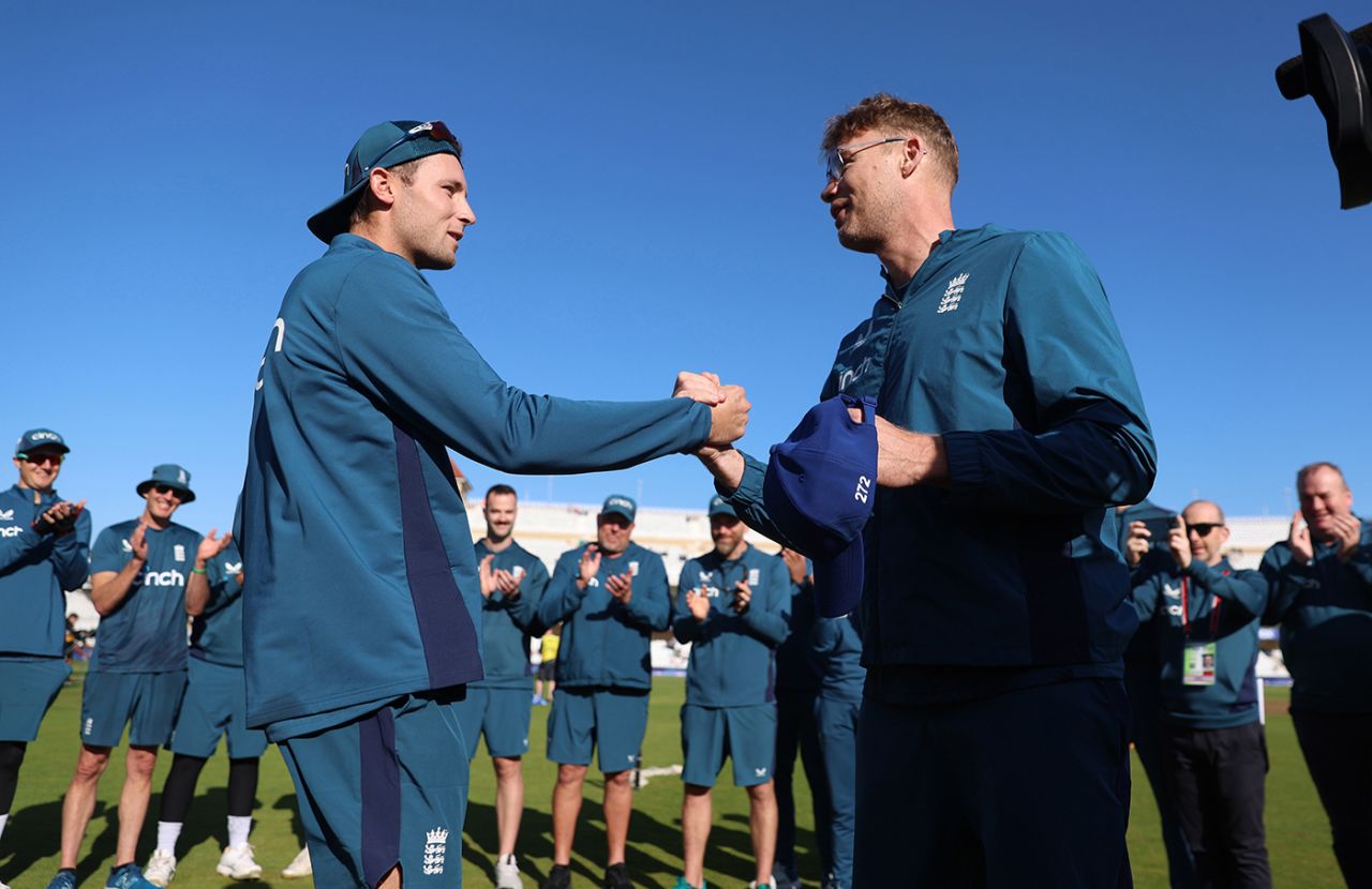 Tom Hartley receives his ODI cap from Andrew Flintoff, England vs Ireland, 2nd ODI, Trent Bridge, September 23, 2023