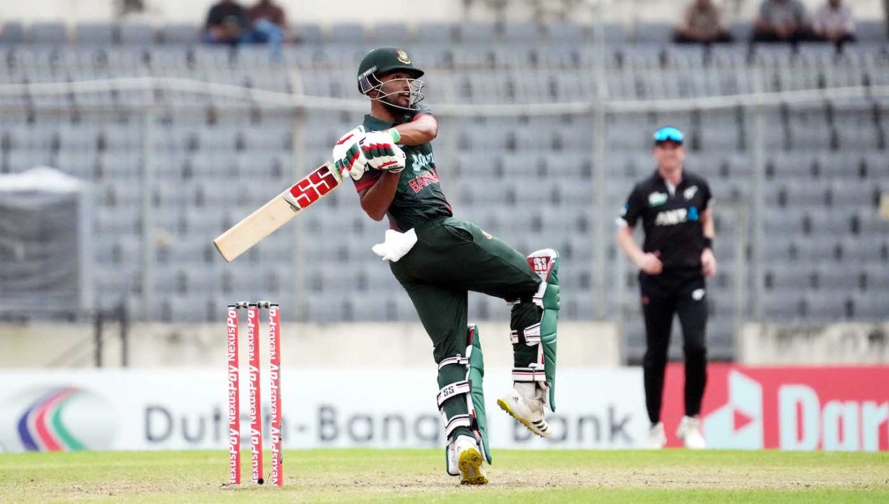 Najmul Hossain Shanto was the only top-order batter to play out the powerplay, Bangladesh vs New Zealand, 3rd ODI, Mirpur, September 26, 2023