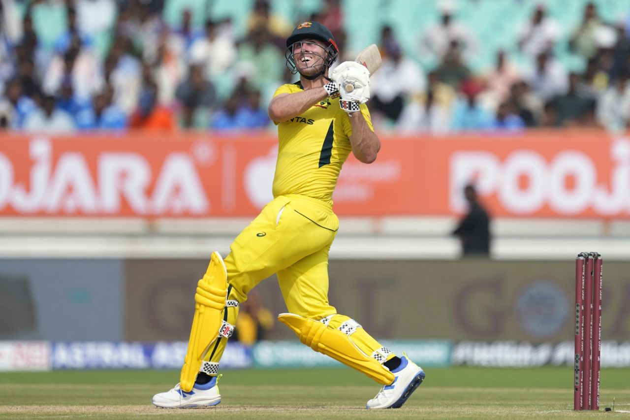 Mitchell Marsh greeted Jasprit Bumrah into his second spell with a six, India vs Australia, 3rd ODI, Rajkot, September 27, 2023