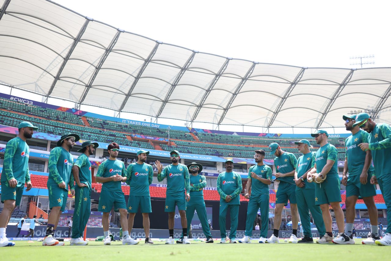Babar Azam gives his team a talk before the game, Pakistan vs New Zealand, World Cup 2023, warm-ups, Hyderabad, September 29, 2023
