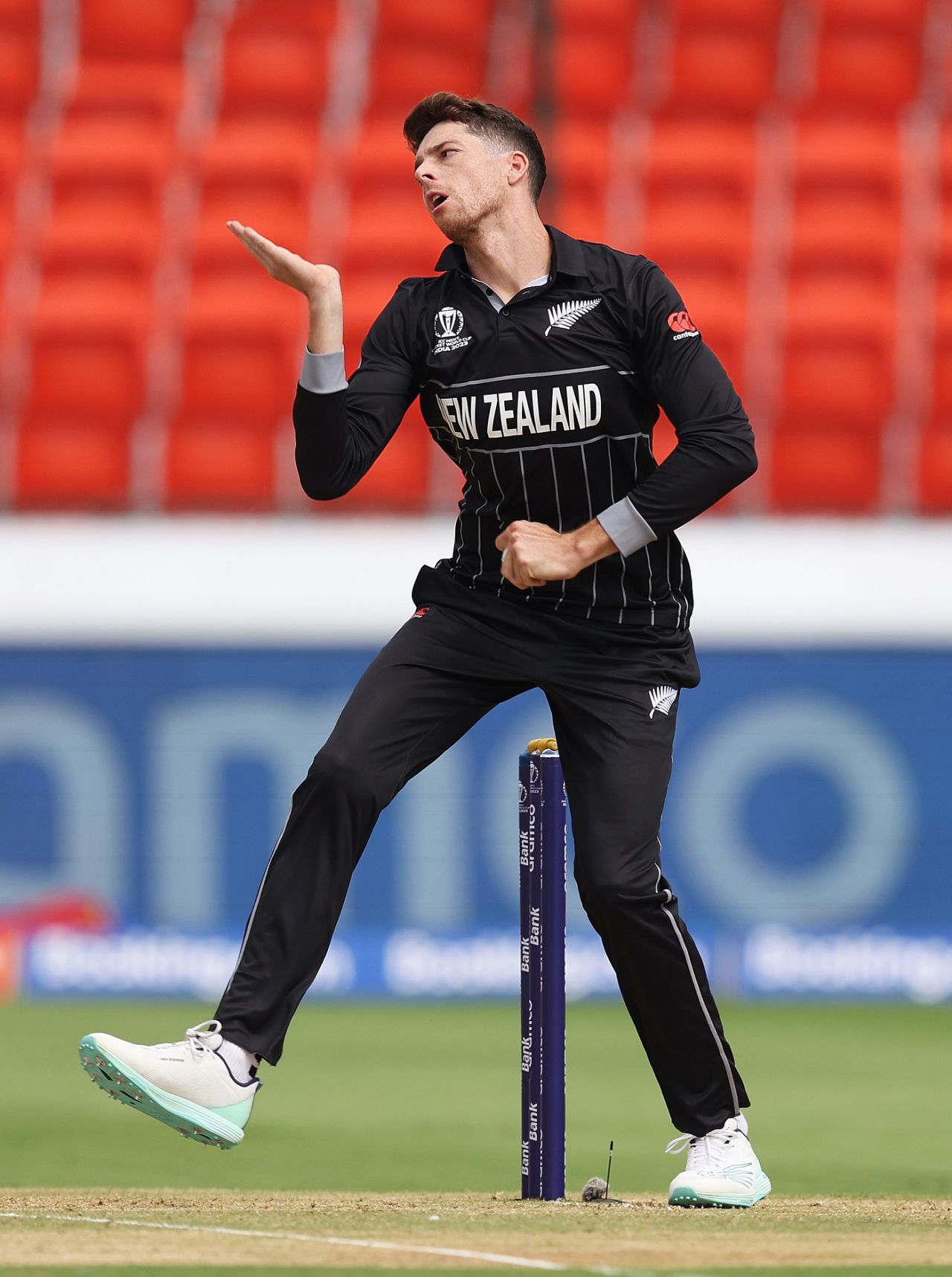 Mitchell Santner was back in action after recovering from a knee problem, Pakistan vs New Zealand, World Cup 2023, warm-ups, Hyderabad, September 29, 2023