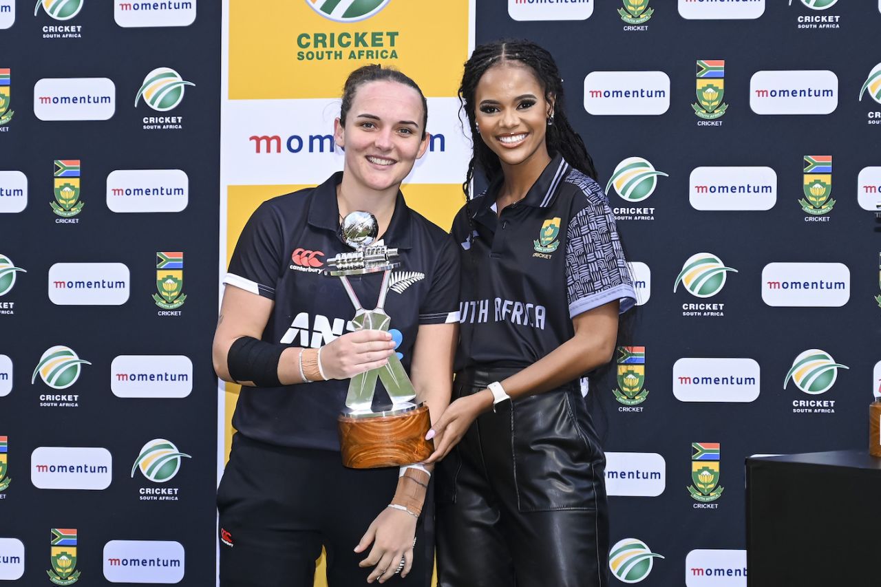 Amelia Kerr won the player-of-the-match award for unbeaten ton, South Africa vs New Zealand, 3rd women's ODI, Durban, October 1, 2023