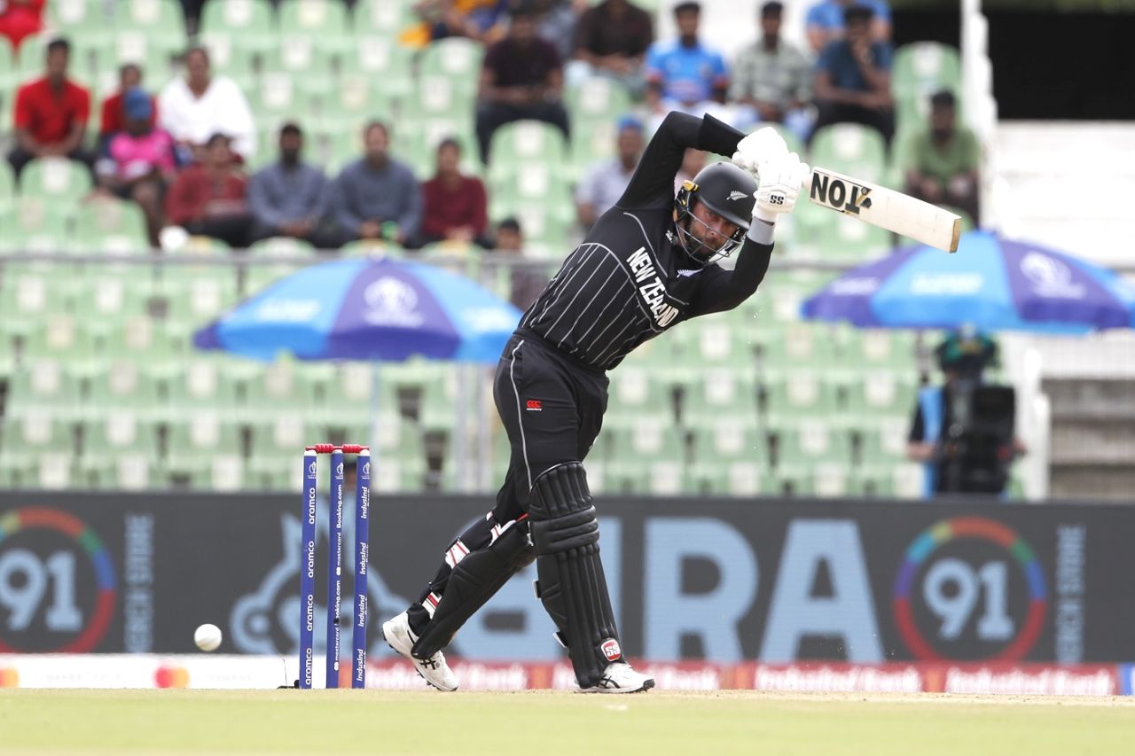 Devon Conway looks like he's hitting off side, but he isn't, New Zealand vs South Africa, World Cup warm-up game, Thiruvananthapuram, October 2, 2023