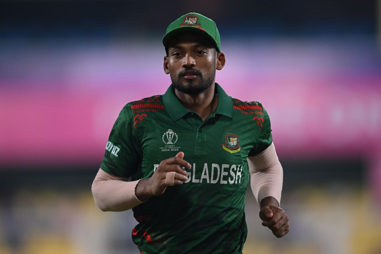 Najmul Hossain Shanto in the field, Bangladesh vs England, World Cup warm-up match, Guwahati, October 2, 2023