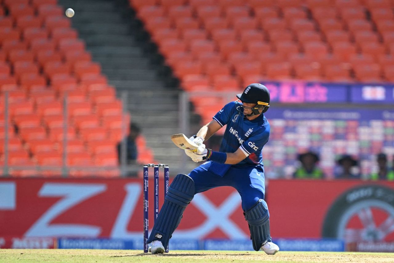 The Rootscoop! This one's off Trent Boult, and it's gone for six, England vs New Zealand, World Cup, Ahmedabad, October 5, 2023
