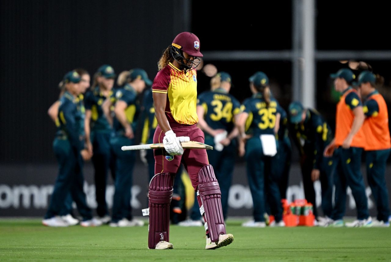 Hayley Matthews limps off after being dismissed, Australia vs West Indies, 3rd T20I, Allan Border Field, October 5, 2023