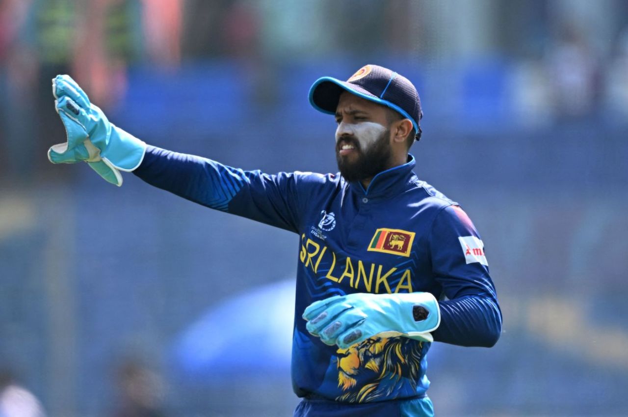 Kusal Mendis places the field, South Africa vs Sri Lanka, World Cup, Delhi, October 7, 2023