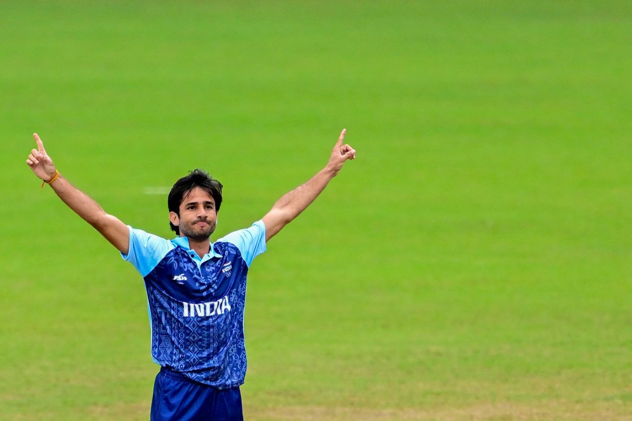 Ravi Bishnoi celebrates a wicket, Afghanistan vs India, Asian Games final, Hangzhou, October 07, 2023
