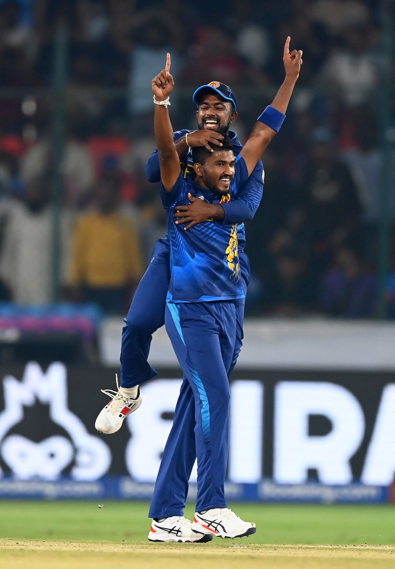 Charith Asalanka rides over Dilshan Madushanka after the latter removed Imam-ul-Haq, Pakistan vs Sri Lanka, World Cup, Hyderabad, October 10, 2023