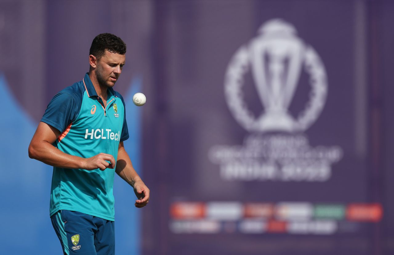 Josh Hazlewood plays with his tool, Australia vs South Africa, ODI World Cup, Lucknow, October 11, 2023