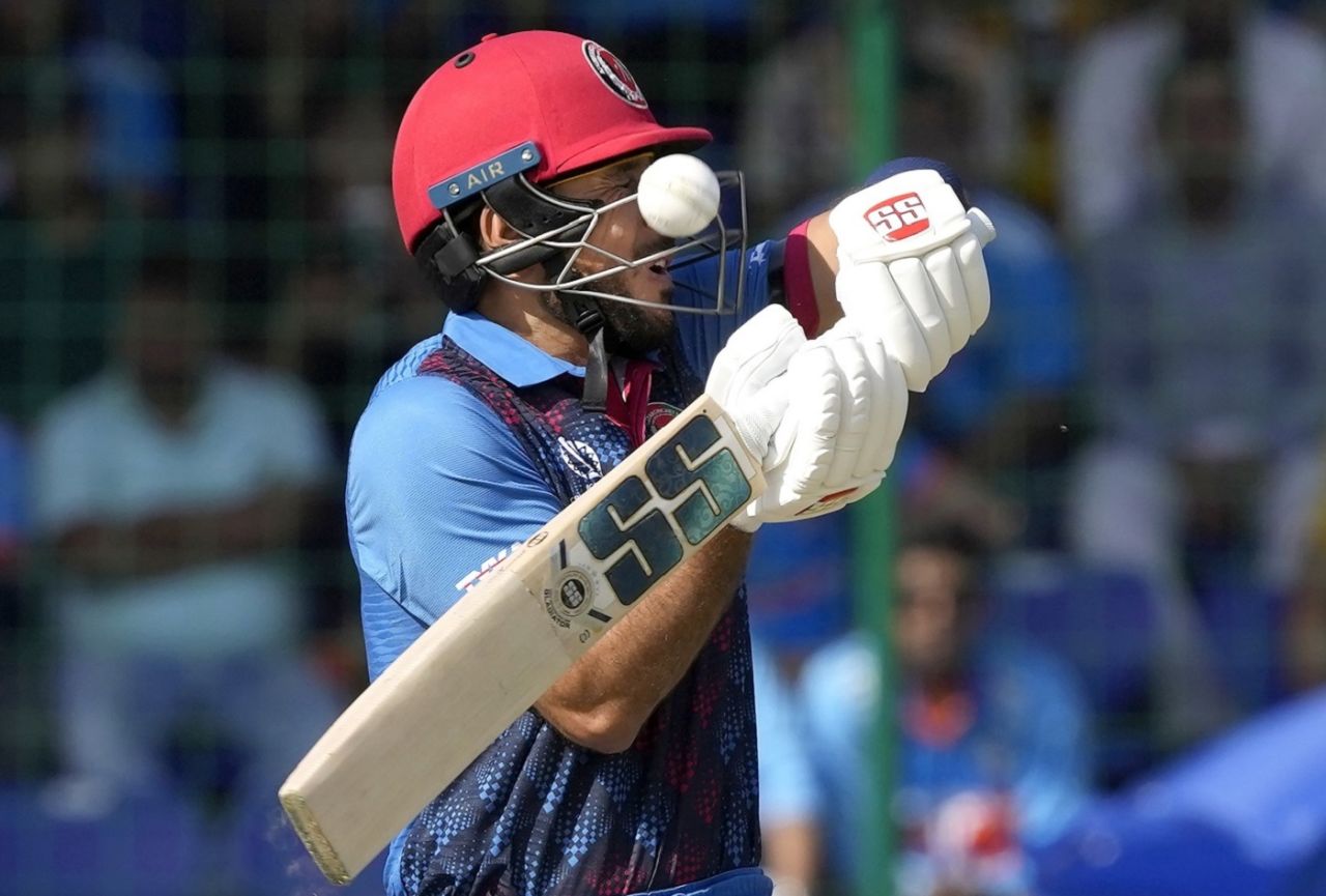 Rahmat Shah deals with a bouncer, India vs Afghanistan, ODI World Cup, Delhi, October 11, 2023