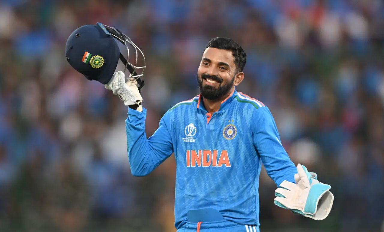 KL Rahul enjoys a joke with his team-mates, India vs Afghanistan, ODI World Cup, Delhi, October 11, 2023