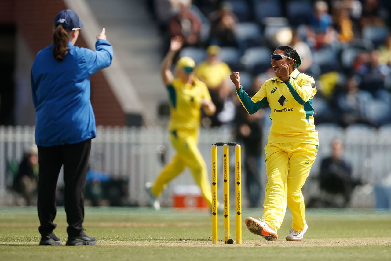 Alana King appeals for an lbw, Australia vs West Indies, 3rd ODI, Junction Oval, October 14, 2023
