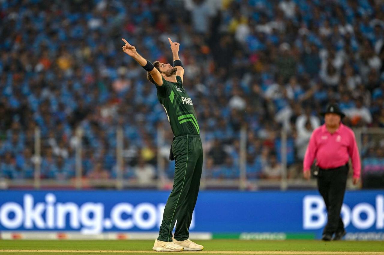 Shaheen Afridi does his first star celebration in Ahmedabad, India vs Pakistan, Men's World Cup 2023, Ahmedabad, October 14, 2023