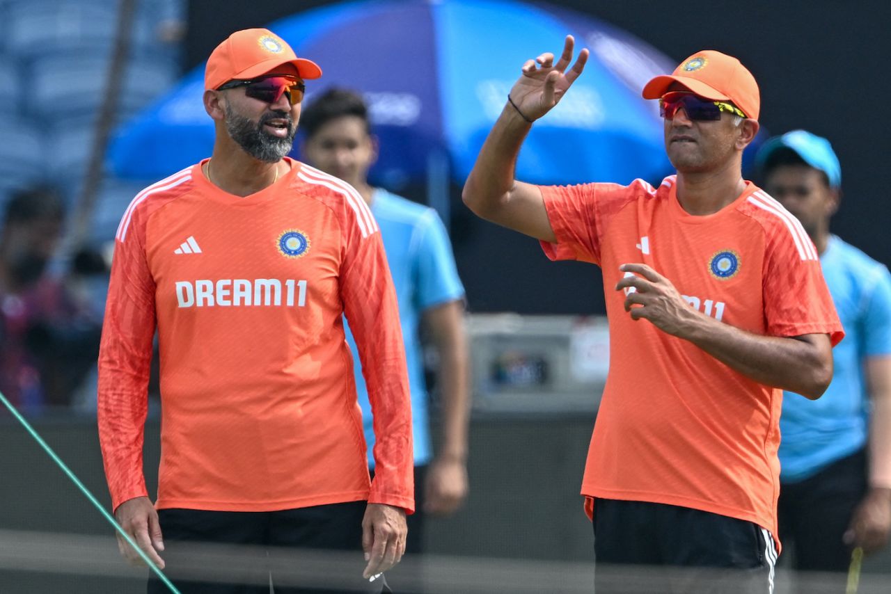 Rahul Dravid and Paras Mhambrey talk bowling, India vs Bangladesh, Men's ODI World Cup, Pune, October 18, 2023