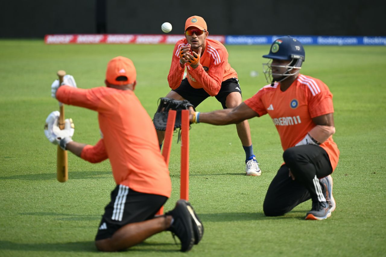 Shubman Gill practises his slip-catching, India vs Bangladesh, Men's ODI World Cup, Pune, October 18, 2023