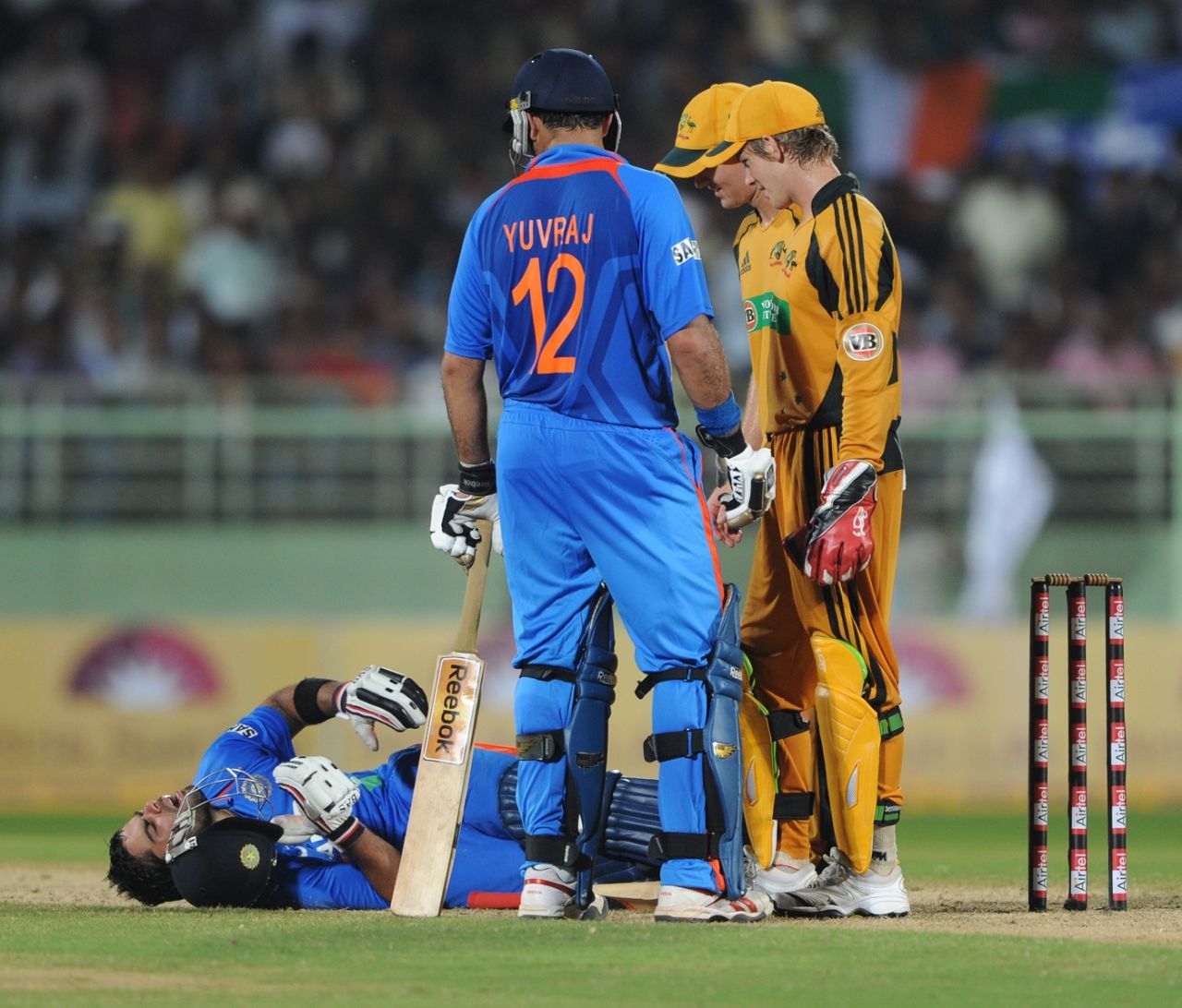 Yuvraj Singh looks on as Virat Kohli suffers from cramps, India vs Australia, 2nd ODI, Visakhapatnam, October 20, 2010