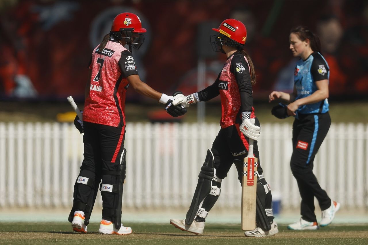Harmanpreet Kaur and Courtney Webb shared an unbeaten 93-run stand, Melbourne Renegades vs Adelaide Strikers, WBBL, Junction Oval, October 23, 2023