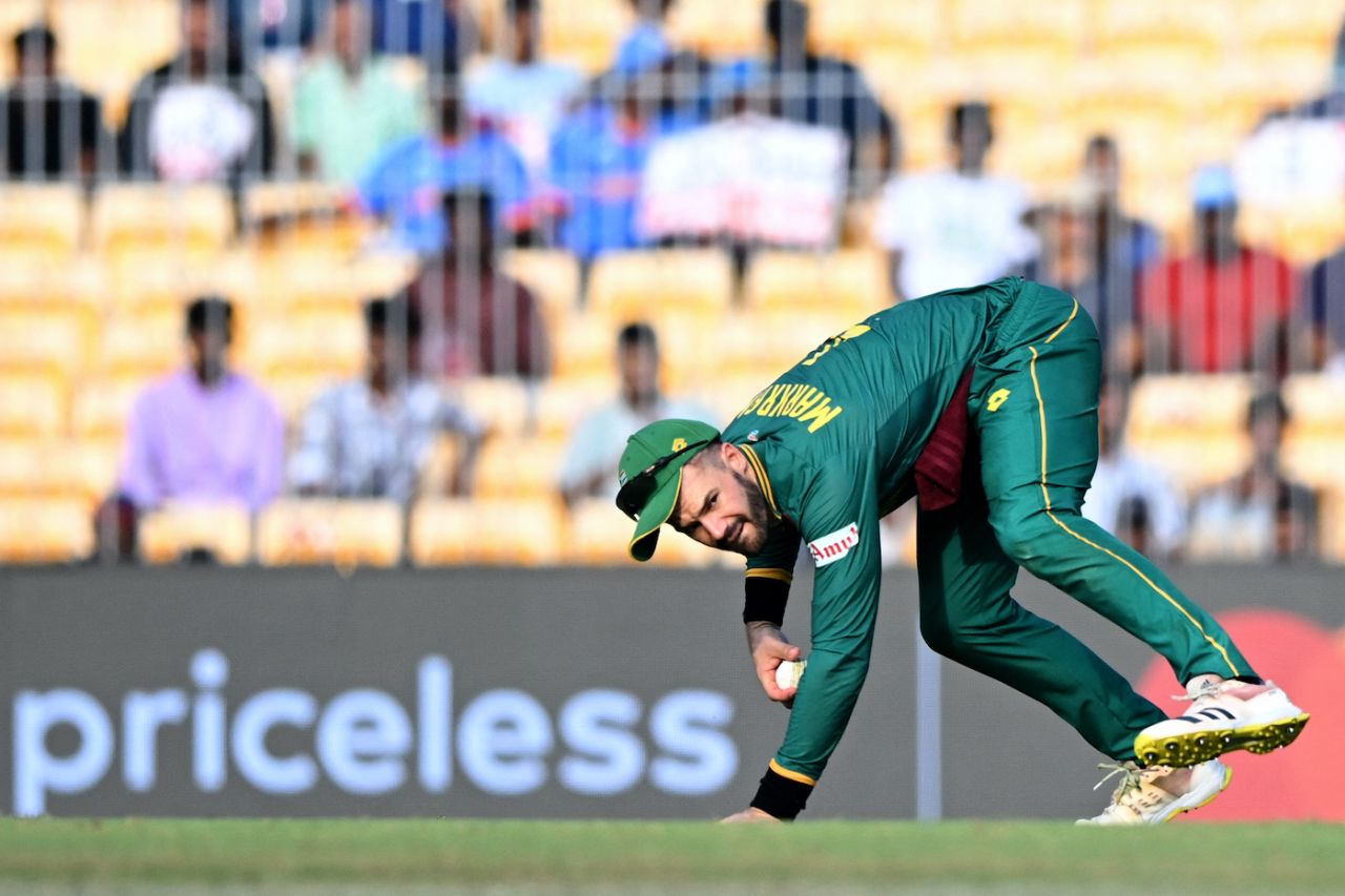 Aiden Markram swoops in the field, Pakistan vs South Africa, World Cup, Chennai, October 27, 2023