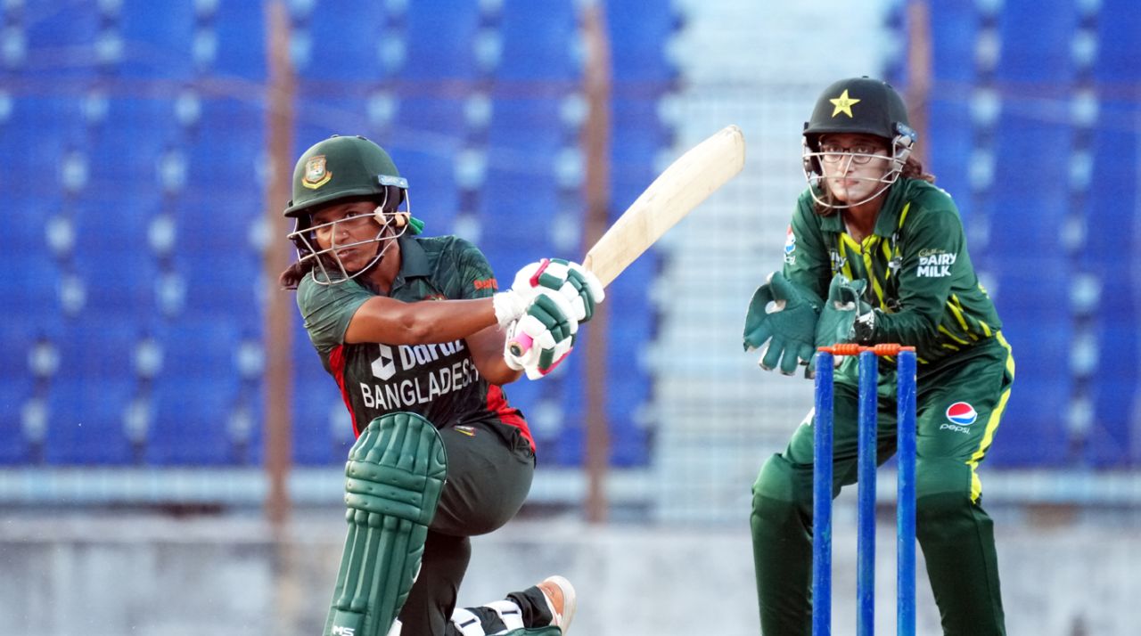 Shamima Sultana hit two fours and a six in her attacking knock, Bangladesh vs Pakistan, 2nd T20I, Chattogram, October 27, 2023