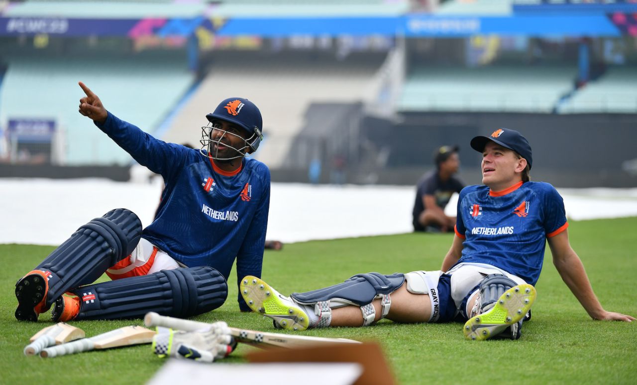 Teja Nidamanuru and Bas de Leede have a chat, Bangladesh vs Netherlands, Men's ODI World Cup, Kolkata, October 27, 2023