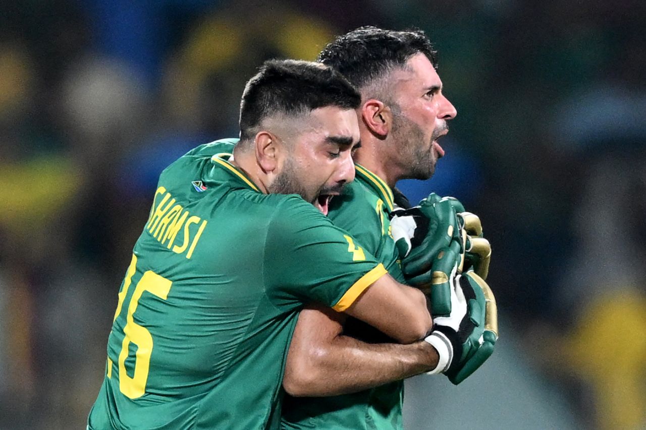 South Africa's last pair - Tabraiz Shamsi and Keshav Maharaj - rejoices after sealing a one-wicket win, Pakistan vs South Africa, World Cup, Chennai, October 27, 2023