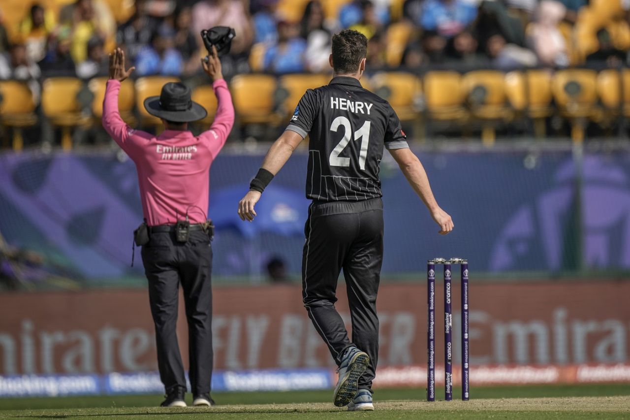 Matt Henry suffered plenty of punishment in the powerplay, Australia vs New Zealand, World Cup, Dharamsala, October 28, 2023
