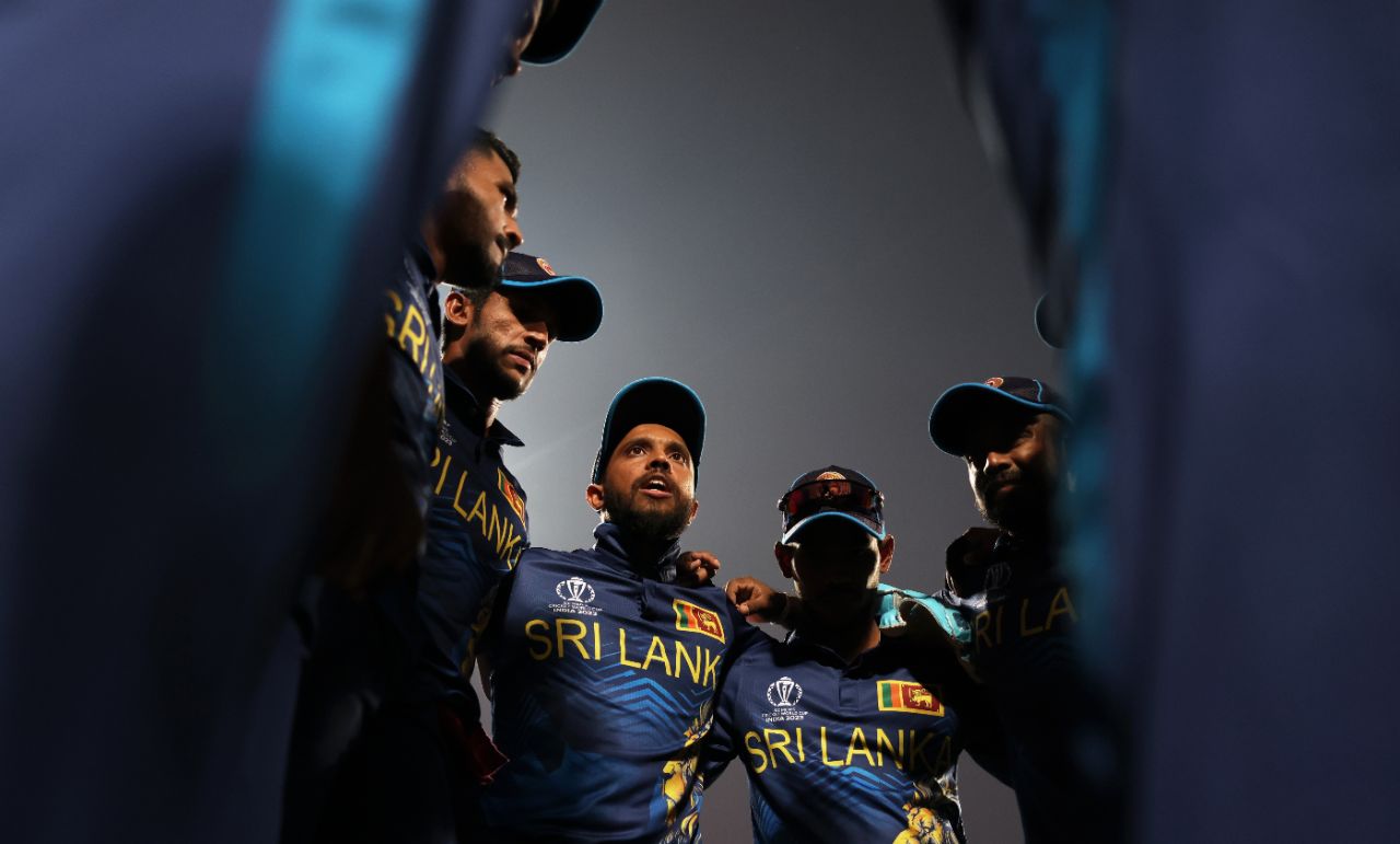 Sri Lanka's stand-in captain Kusal Mendis gives his team a pep talk, Afghanistan vs Sri Lanka, World Cup, Pune, October 30, 2023