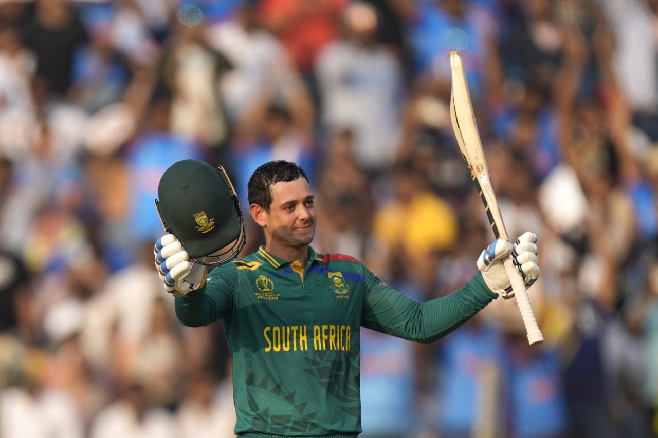 Quinton de Kock is all smiles after his fourth hundred of this World Cup, New Zealand vs South Africa, ICC Men's World Cup 2023, Pune, November 1, 2023