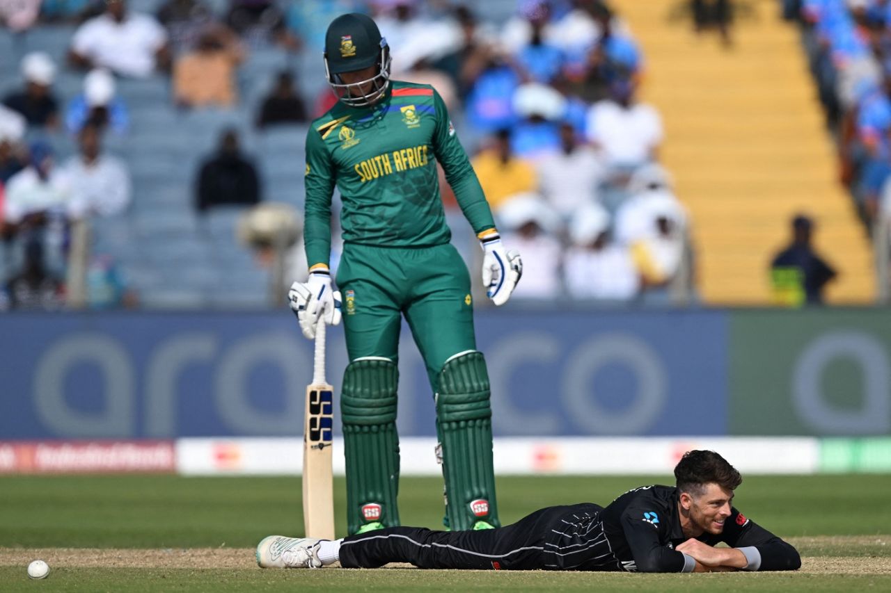 Mitchell Santner reacts after a return chance lands just in front of him, New Zealand vs South Africa, ODI World Cup 2023, Pune, November 1, 2023