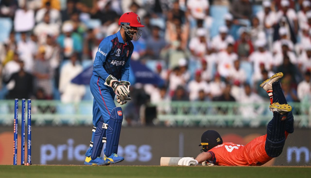 Colin Ackermann puts in a dive but in vain, Afghanistan vs Netherlands, World Cup, Lucknow, November 3, 2023