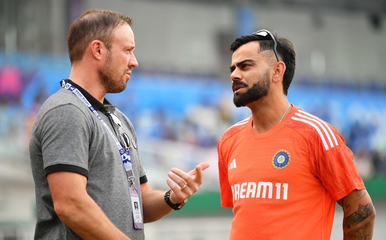 Virat Kohli and AB de Villiers have a chat ahead of the game, India vs South Africa, Men's ODI World Cup, November 5, 2023