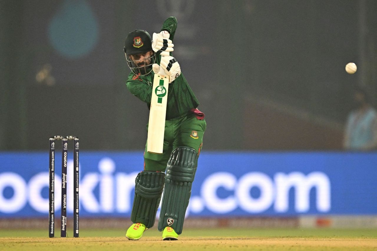 Litton Das drives one down the ground, Bangladesh vs Sri Lanka, Men's ODI World Cup, November 6, 2023