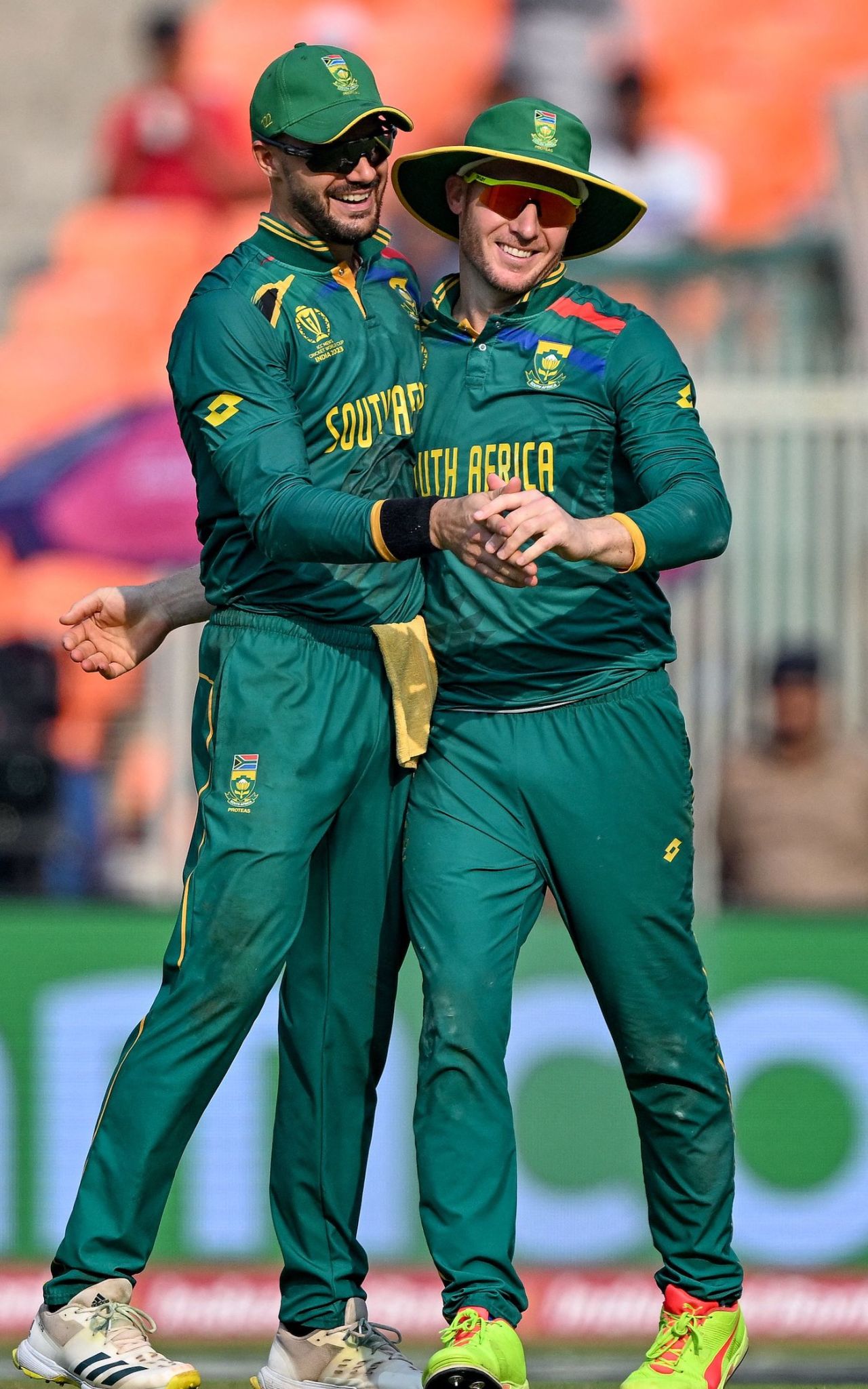 Aiden Markram has a laugh after David Miller took a juggling catch to send back Rahmat Shah, Afghanistan vs South Africa, World Cup, Ahmedabad, November 10, 2023