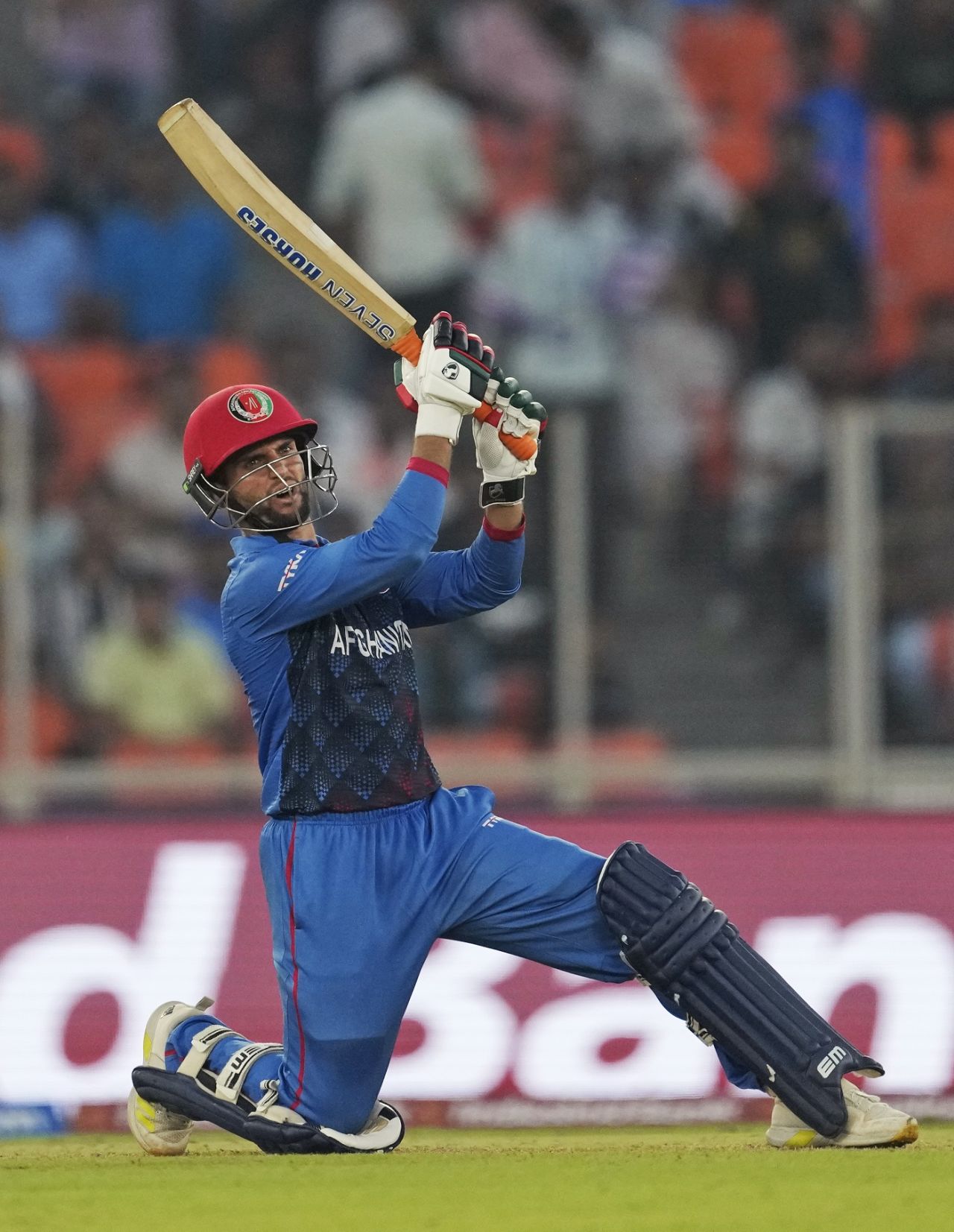 Azmatullah Omarzai launches one down the ground, Afghanistan vs South Africa, World Cup, Ahmedabad, November 10, 2023
