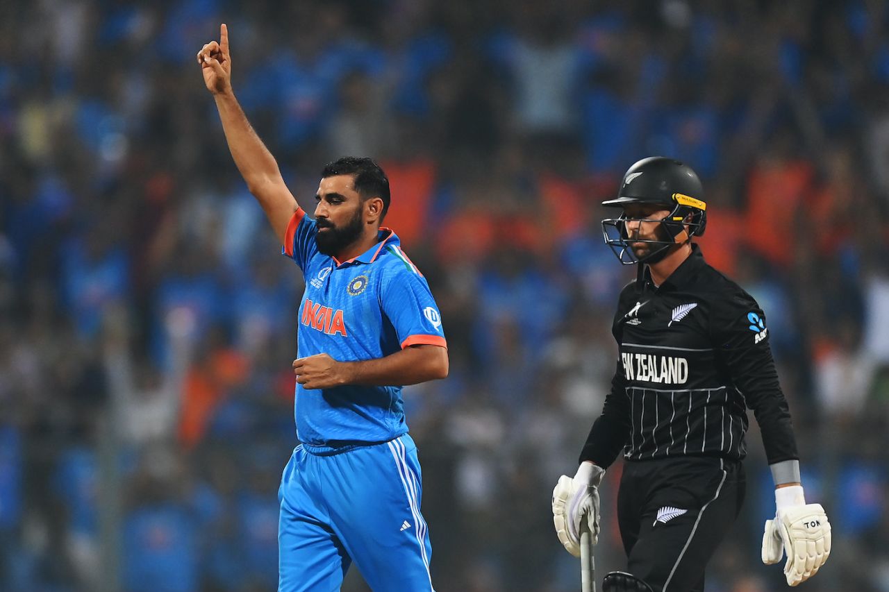 Mohammed Shami nicked off Devon Conway with his first ball, India vs New Zealand, ICC Men's World Cup 2023, 1st semi-final, Mumbai, November 15, 2023