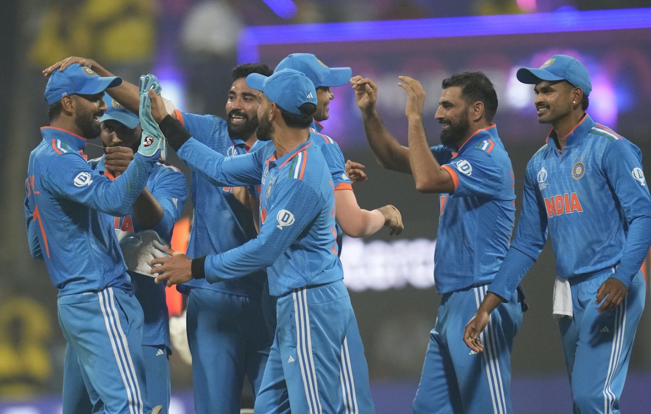 Mohammed Shami and KL Rahul were involved with the dismissals of both New Zealand openers, India vs New Zealand, ICC Men's World Cup 2023, 1st semi-final, Mumbai, November 15, 2023