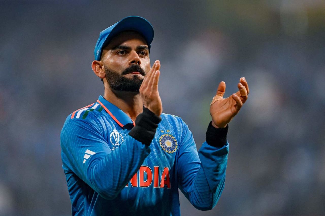Virat Kohli gets the crowd going as India close in on their win, India vs New Zealand, ICC men's World Cup 2023, 1st semi-final, Mumbai, November 15, 2023