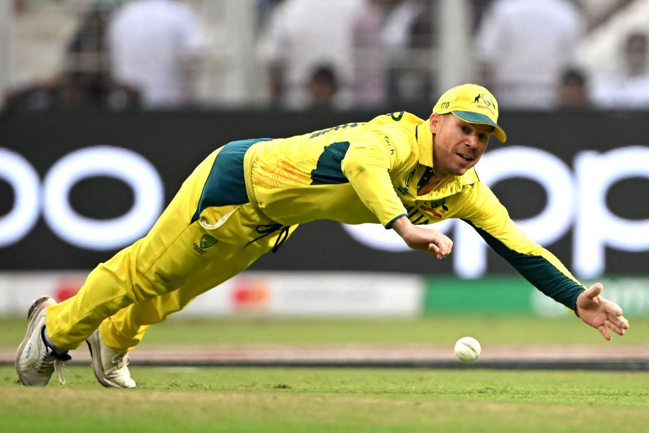 David Warner was at the fore of Australia's good fielding show in the first powerplay, Australia vs South Africa, Men's ODI World Cup, 2nd semi-final, Kolkata, November 16, 2023